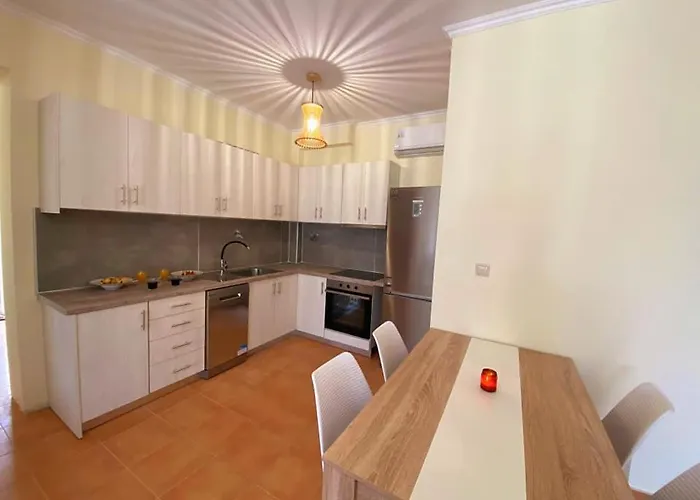 Melody Complex Nyaraló *